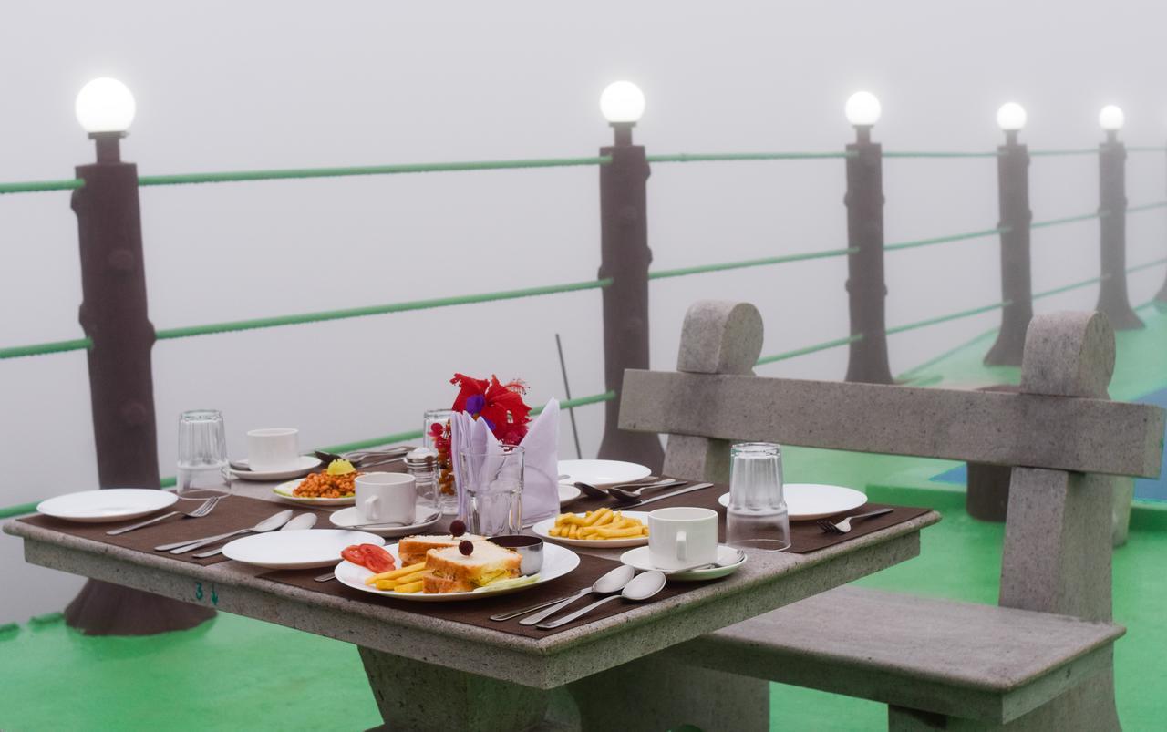 Misty Hill Ξενοδοχείο Pīrmed Εξωτερικό φωτογραφία